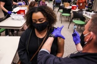 Vaccinated people can now meet without face mask in the US