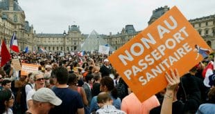 demonstration of french against the health pass