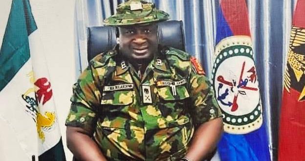 Nigeria: fake general arrested for forgery of President Buhari's signature