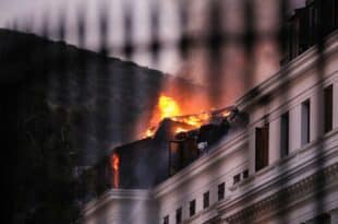 South Africa: suspect of the parliament's fire arrested and tried