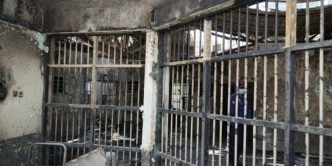 Nigeria: prisoners shot dead in jailbreak attempt