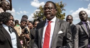 Storm in Malawi: President Chakwera alongside the victims