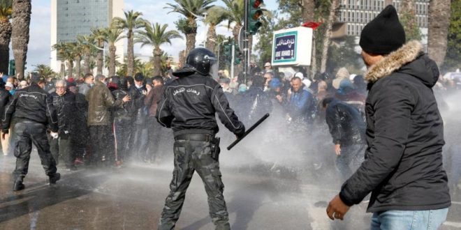 Tunisia: opposition accuses police of killing its member during protests