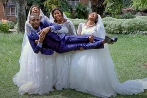 DR Congo: this man married triplets after falling in love with them (video)