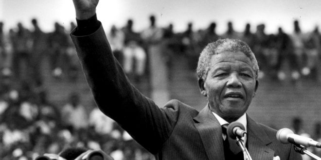 South Africa: arrest warrant for Nelson Mandela soon to be auctioned