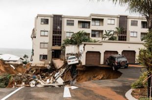 South Africa: hundreds evacuated after new floods