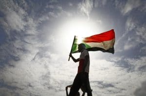Sudan: military to sign deal on return to civilian rule