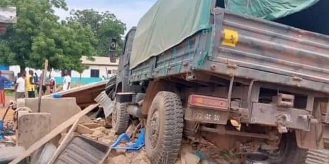 Ghana: Military truck runs into shops and kills one