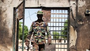 Nigeria: Hundreds of militants escape in prison raid
