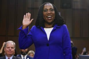 USA: Ketanji Brown Jackson sworn in as first African-American Supreme Court justice