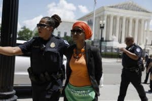 United States: lawmakers arrested for demonstrating for right to abortion