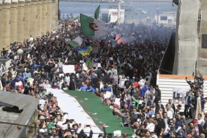 France: 13 organizations of the Algerian diaspora challenge President Macron