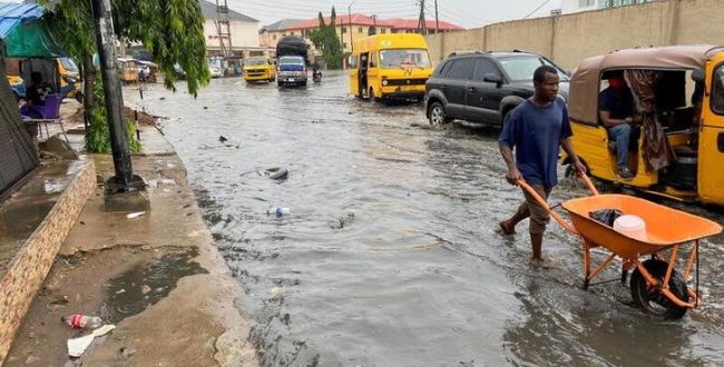 "Floods killed more than 300 people in Nigeria this year" - emergency agency