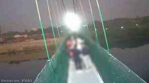 India: several dead after collapse of suspension bridge