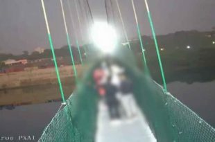 India: several dead after collapse of suspension bridge