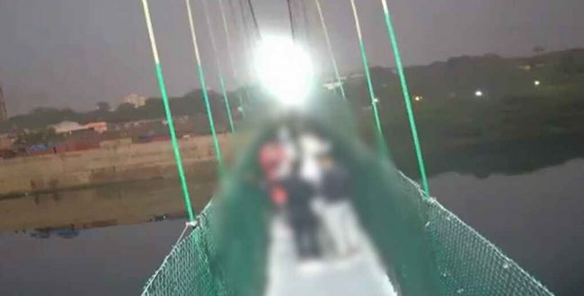 India: several dead after collapse of suspension bridge