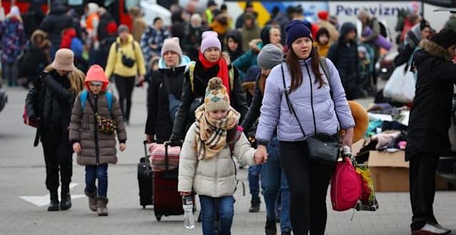 France announces reward for families hosting Ukrainian refugees
