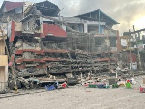 Kenya: building collapses after evacuation of tenants
