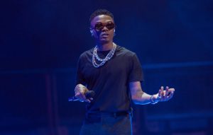 Nigerian star Wizkid apologizes to Ghana people