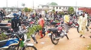 Nigeria: police shoot and kill a motorcyclist