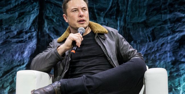 Elon Musk denounces the "anti-white racism" of American media