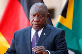 South Africa: President Ramaphosa asks deputy to delay resignation