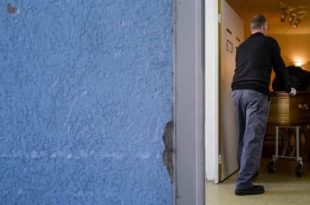 Woman found breathing three hours after being pronounced dead