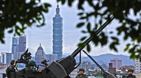 Taiwan detects 11 warships and 59 Chinese planes around the island