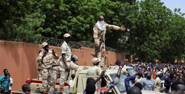 Niger authorities accuse France of freeing terrorists