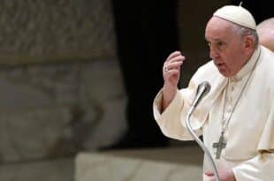 Pope deplores 'deeply reactionary' attitude among US Catholics