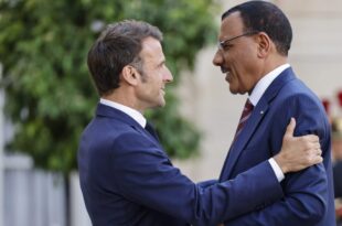 French president reaffirms support to Niger's ousted president