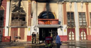 At least thirteen dead after fire in nightclub