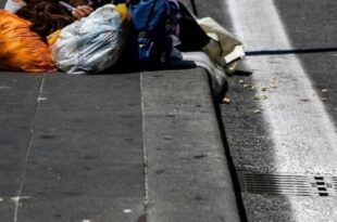 10% of the Italian population lives in extreme poverty