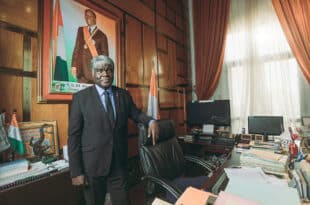 Prime Minister Robert Beugré Mambé