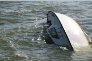 Boat capsizes with 22 passengers in Niger