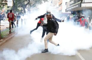 One killed and more than 200 injured during a demonstration in Kenya