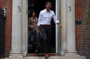 British Prime Minister Rishi Sunak resigns after election defeat