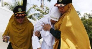 Indonesia: a woman humiliated in front of an audience