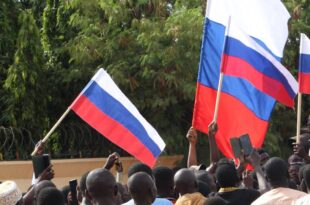 Seven Poles arrested in Nigeria for raising Russian flag