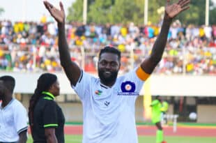 Emmanuel Adebayor marks retirement in Lome match
