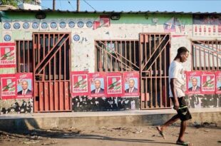Two people close to opposition leader killed in Mozambique