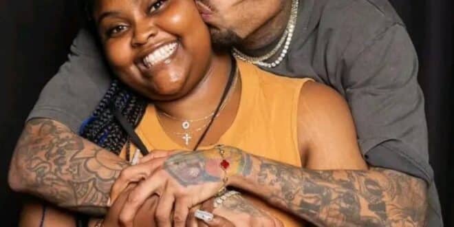 Man to divorce wife over photo of Chris Brown kissing her cheek